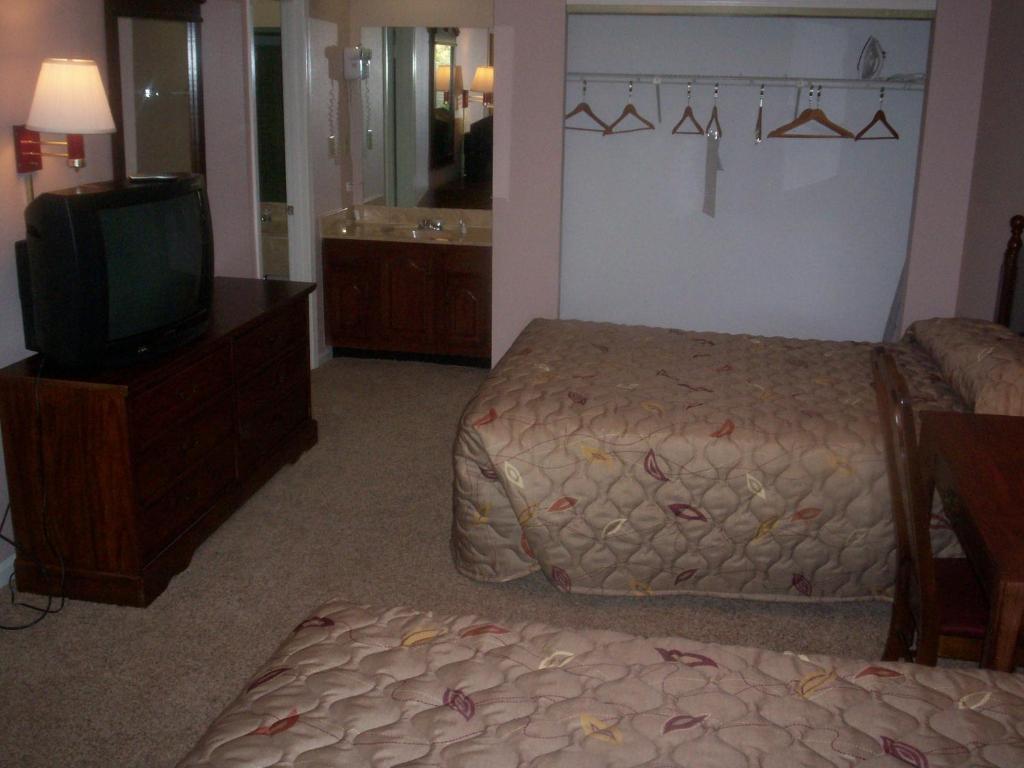 Rime Garden Inn & Suites Irondale Стая снимка