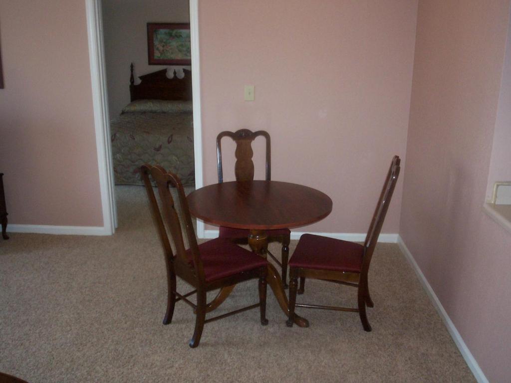 Rime Garden Inn & Suites Irondale Стая снимка