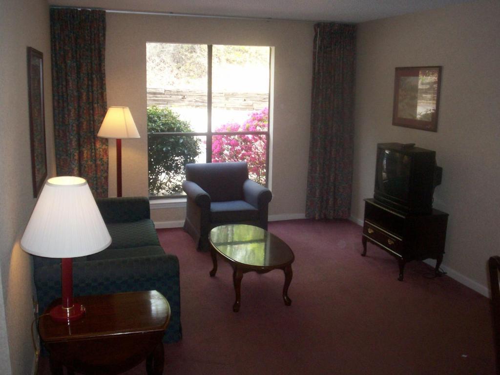 Rime Garden Inn & Suites Irondale Стая снимка